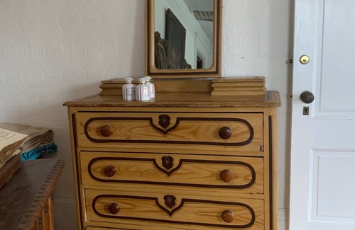 Concord Bed & Breakfast | The Fifer Davis House. Circa 1760.We cater to traveling nurses!
