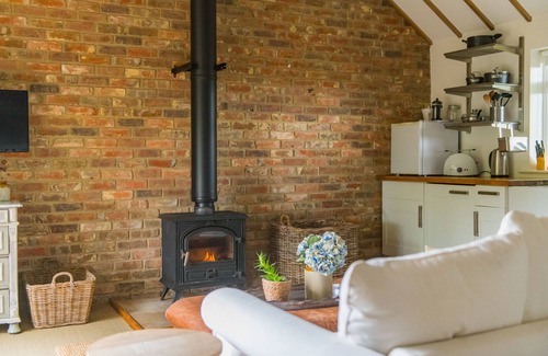 Ashford Cottage | The Figgy by Bloom Stays - sleeps 2 guests in 1 bedroom