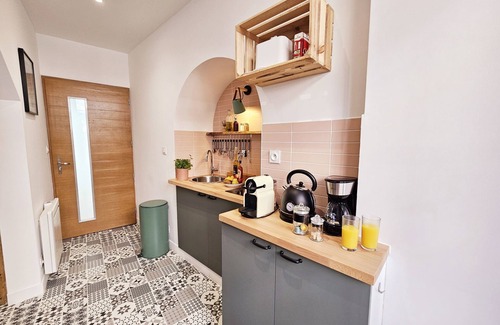 Angouleme Apartment | The filmmaker, terrace and cinema room