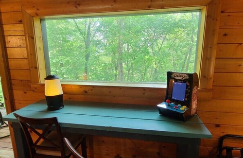 Lampe House | The Fire Fly Cabin With Private Hottub!