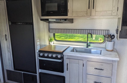 Milroy House | The Firefly Cottage - Hartman Center