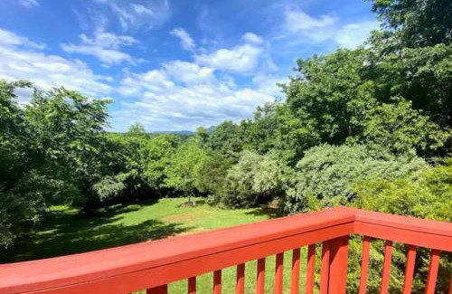 Rileyville House | The Firefly Lodge at Shenandoah