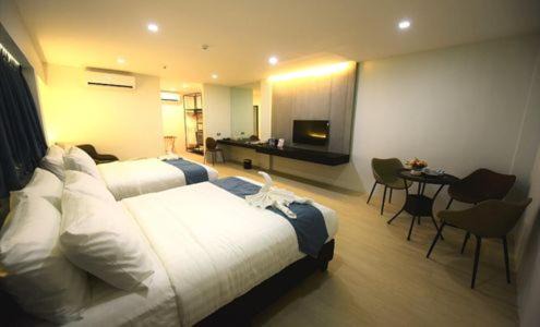 Lucap Hotel | The First Islatel