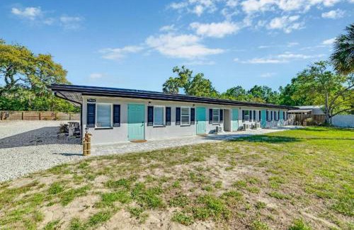 Homosassa Apartment | The Fish Camp 2BR Stay with BBQ, Firepit & Nature Trails