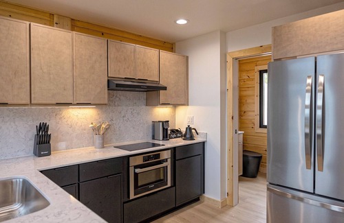 Bristol House | The Fives - 22494 Serene View