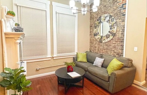 Marietta Apartment | The Flat on Front Street