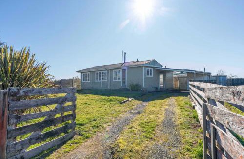 National Park Village House | The Flax Cottage - National Park Holiday Home