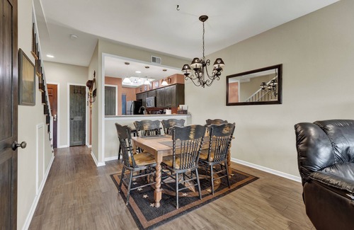 New Braunfels Condo | The Float Inn. Beautiful Condo Overlooking the Comal, Across from Schlitterbahn