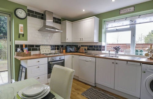 Cinderford Cottage | THE FOREST COACH HOUSE, pet friendly, with a garden in Forest Of Dean