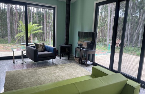 Newbury House | The Forest House: A Tranquil House Among the Trees