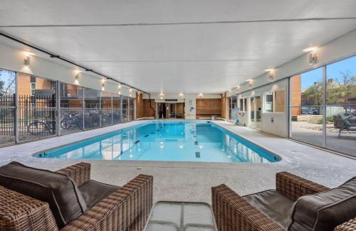 University Park Apartment | The Fox Den in Old Town! Pool, Sauna & Game Room