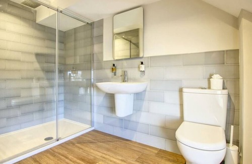 East Layton Hotel | The Fox Hall Inn