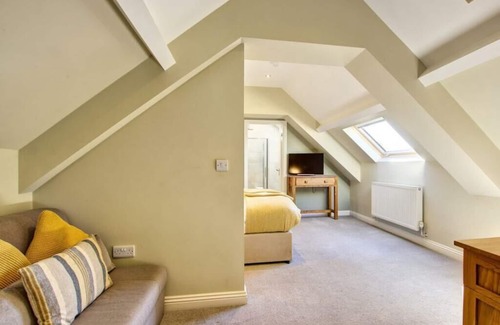 East Layton Hotel | The Fox Hall Inn