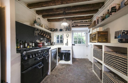 La Chapelle-Forainvilliers House | The Hut of Happiness