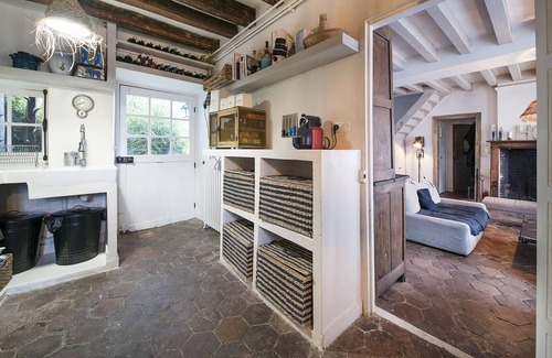 La Chapelle-Forainvilliers House | The Hut of Happiness