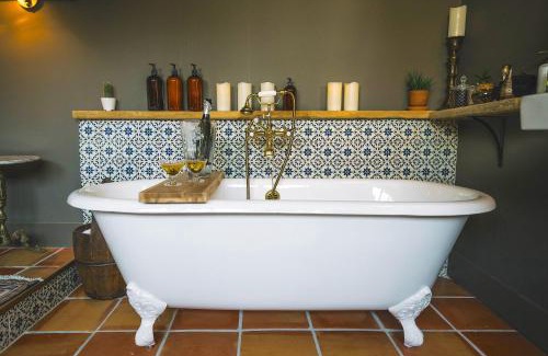 Central East Austin Hotel | The Frances Modern Inn