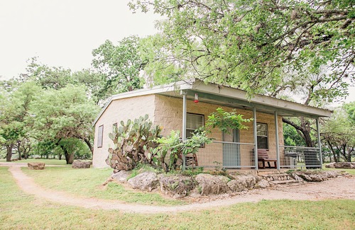 Uvalde County Cabin | The Frio River and a Cozy 2-bedroom cabin - Original Cabin #2