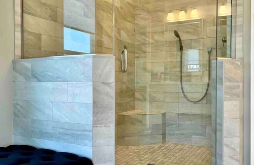 Edgewater House | The Fritz! - South River Waterfront with Elevator