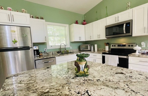 Seneca Cottage | The Froghouse at Redland Ranch
