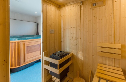 Kirk Braddon Cottage | The Fuchsias - a holiday cottage that sleeps 6 guests in 3 bedrooms