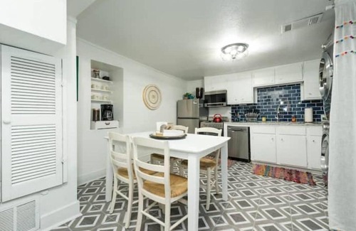 Denton Apartment | The Funky Flat-steps from Denton's nightlife!