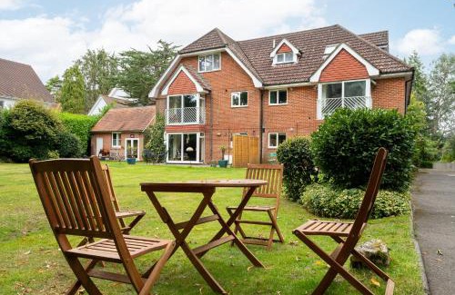 Canford Cliffs Apartment | The Gables Poole, 3 Bedroom Penthouse Apartment