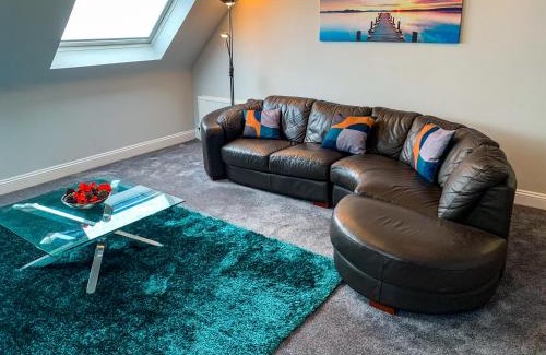 Canford Cliffs Apartment | The Gables Poole, 3 Bedroom Penthouse Apartment