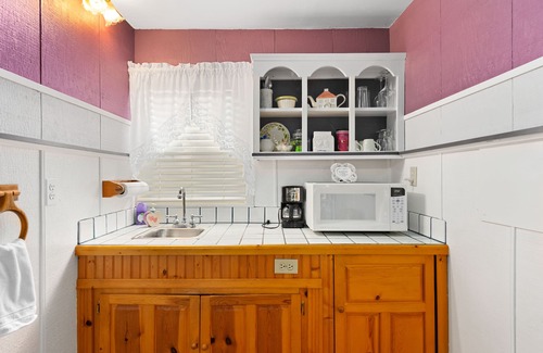 Santa Rosa Bed & Breakfast | The Gables Wine Country Inn