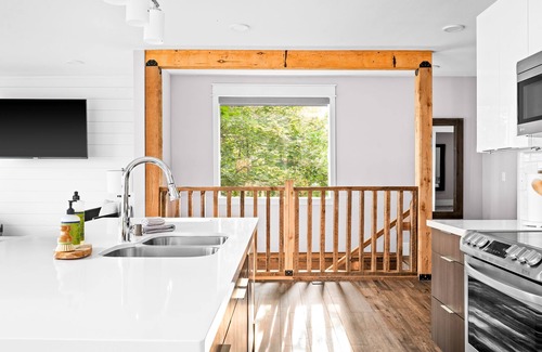 Lakeside - Lester Park Apartment | The Gales on Lake Superior I Stunning Lakeshore & Views I by Relax Open Air