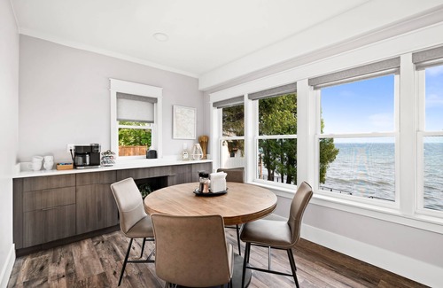 Lakeside - Lester Park Apartment | The Gales on Lake Superior I Stunning Lakeshore & Views I by Relax Open Air