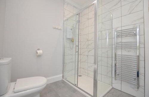 Oban Apartment | The Gallery Apartment - Spacious, Town Centre, Walkable to Ferry Terminal,