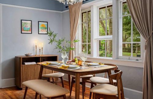 Duckpond House | The Gallery at Duckpond - 1930s Historic Charm