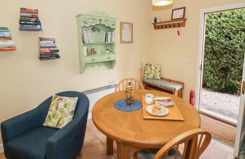 Bridgnorth House | The Garden Lodge