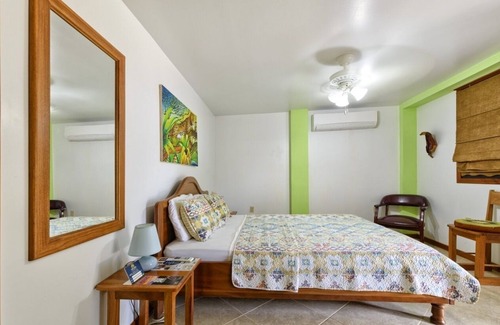 Hopkins Apartment | The Garden Room at Latitude 17 Hopkins