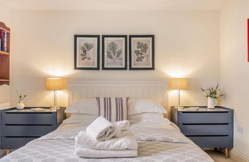 East Dean and Friston Cabin | The Garden Room