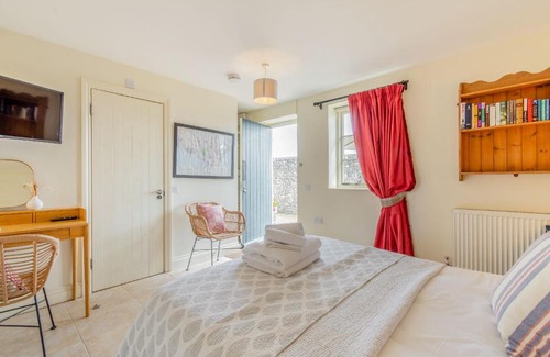 East Dean and Friston Cabin | The Garden Room