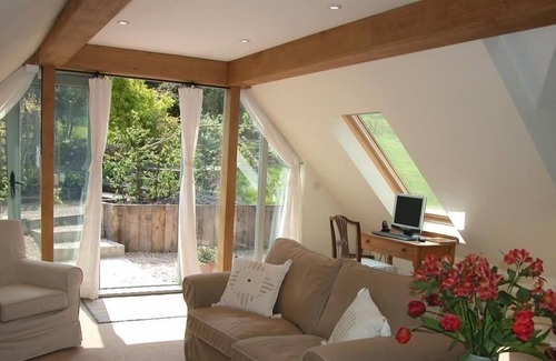 Selborne Cottage | THE GARDEN STUDIO, pet friendly, with a garden in Selborne