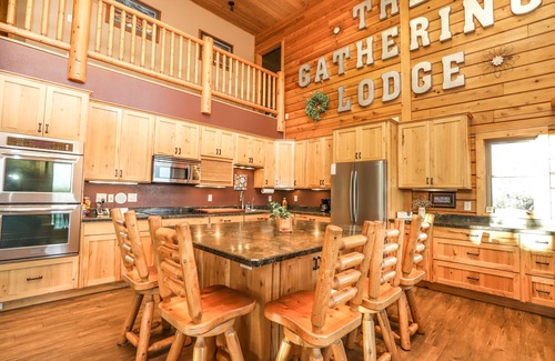 Fergus Falls House | The Gathering Lodge is a relaxing, private log house with a stunning view.