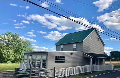 Orrtanna House | The General's Hideaway near Gettysburg Battlefields, Wineries, Skiing & Hiking less than a mile from the Cashtown Inn