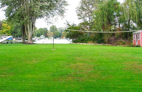 Coldwater House | The Getaway 1 bd/1 bath on the lake with beach, kayak and dock