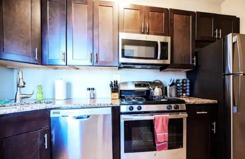 Wilmington Apartment | The Gilpin Getaway - 2BR - Free Coffee - apts