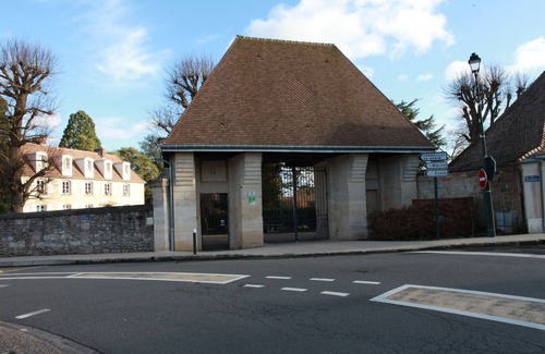 Breancon House | The Gîte du Manoir in the park in the center of the village
