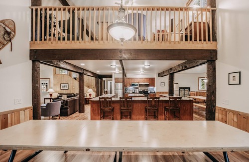 Glacier Cabin | The Glacier Lodge - Perfect for Large Groups!
