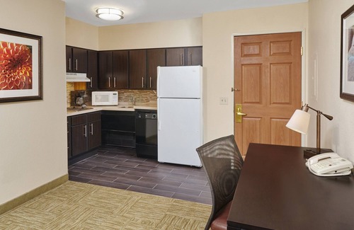 Glenview Condo | "The Glen" District Suite with A/C | Business Center + Heated Indoor Pool!