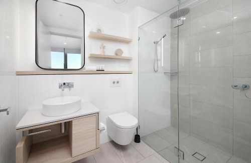 Surfers Paradise Apartment | The Gold Coast View with 3BR, 2 Bath, Free Parking