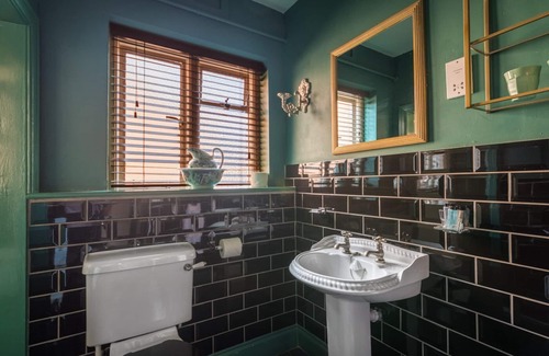 Chester Hotel | The Golden Eagle