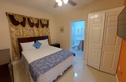 Basseterre House | The Golden Gate Inn