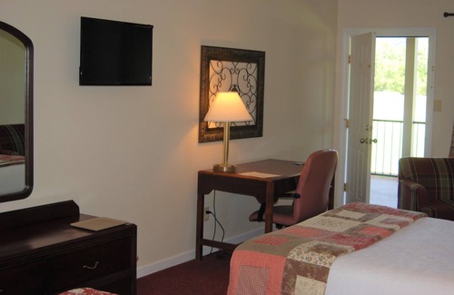 Hartselle Hotel | The Golf Inn at QC Resort and RV