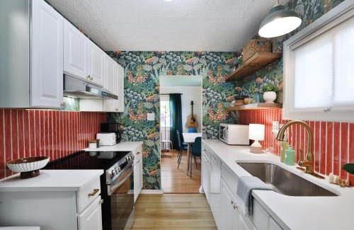 Westerville Villa | THE GOOD PLACE Uptown Westerville, Colorful & Cozy