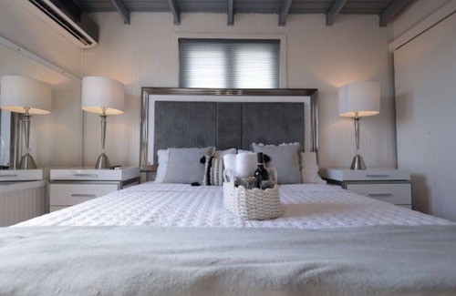 El Combate Hotel | The Good Vibes House